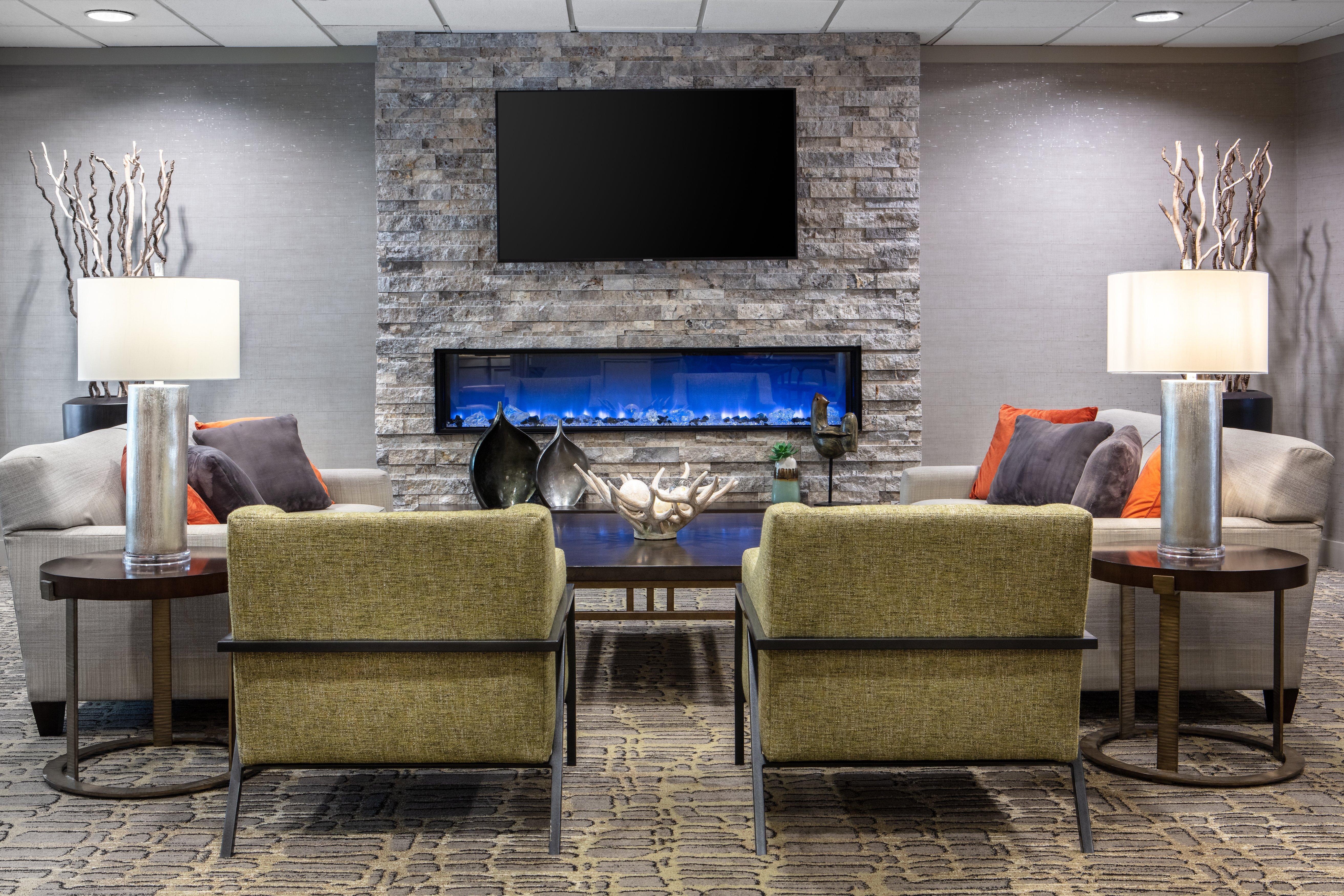 Holiday Inn Hotel & Suites Des Moines-Northwest By Ihg Urbandale Exteriör bild